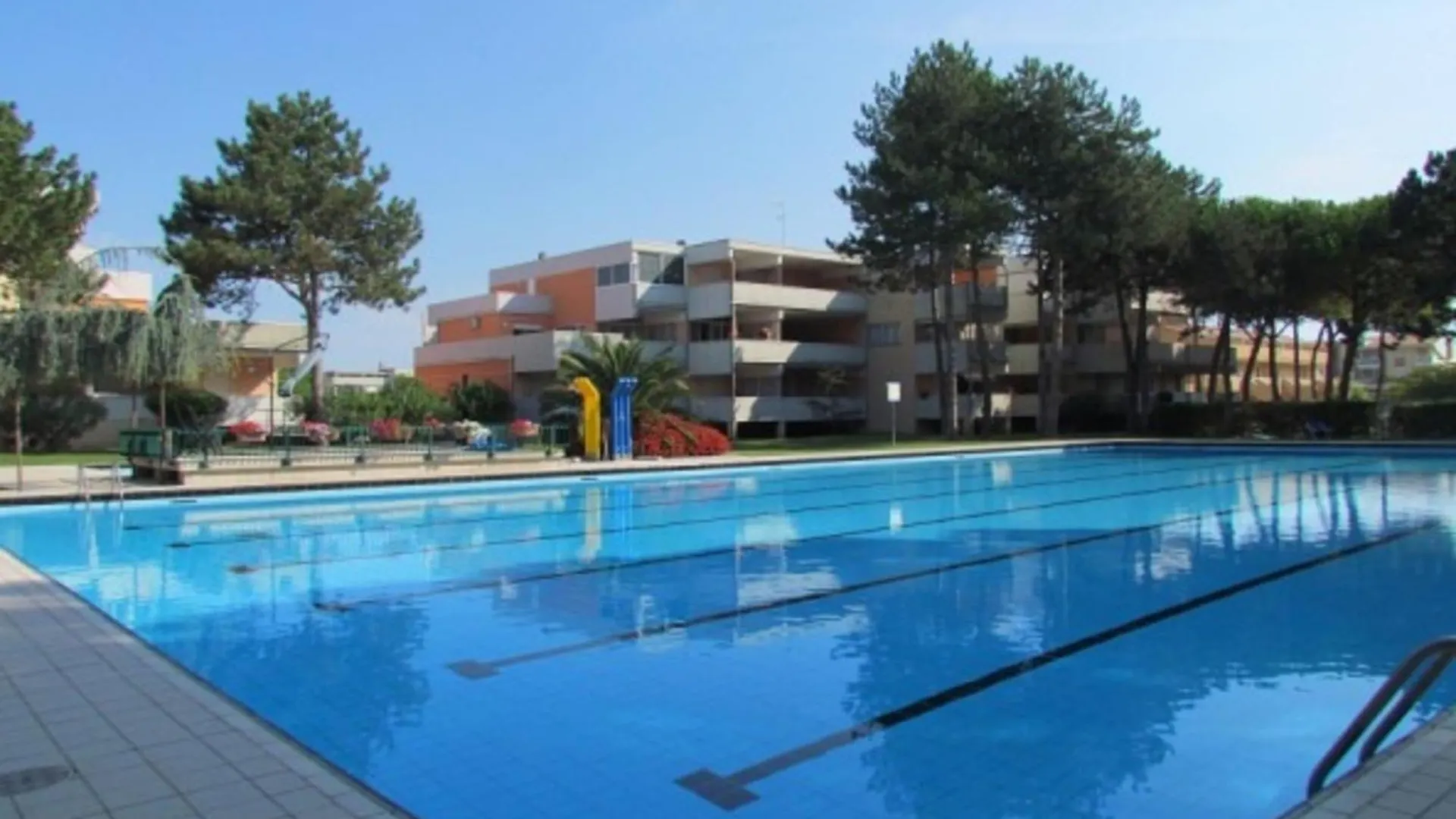 Flat With Terrace Overlooking The Pool - Beahost Bibione 0*,  Italy